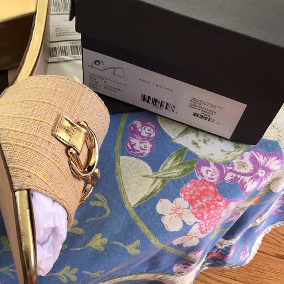 Ann Taylor sandals chain link. Hard 2/find - Picture 4 of 5